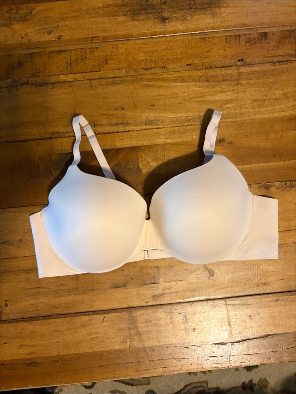 Victoria's Secret White T-Shirt Bra with Smooth Molds 40D